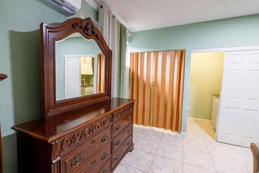 Private Suite In North Miami North Miami Beach Exterior photo