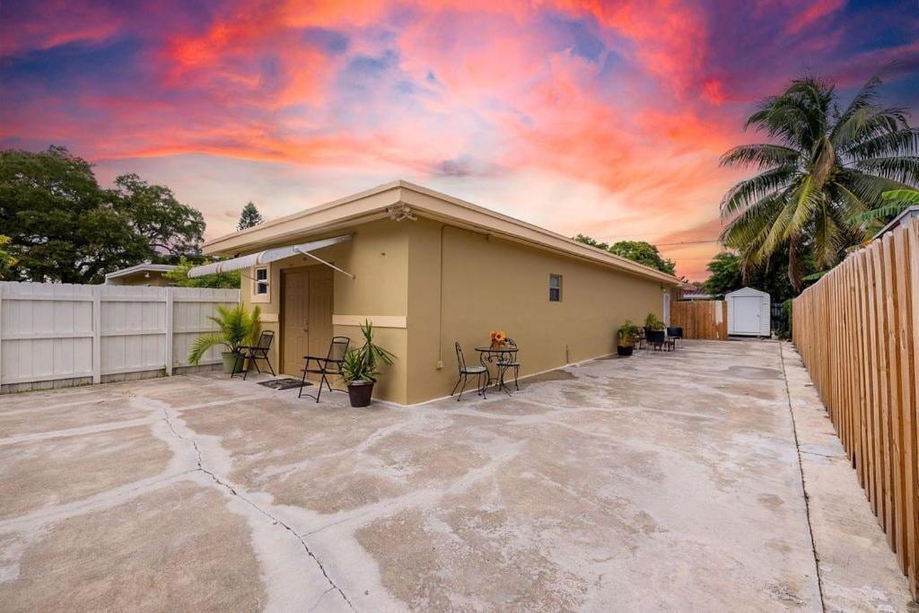 Private Suite In North Miami North Miami Beach Exterior photo